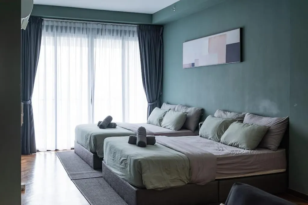 Deluxe Seaview Suite Twin Bed By The Only Bnb Tanjung Tokong Apartment